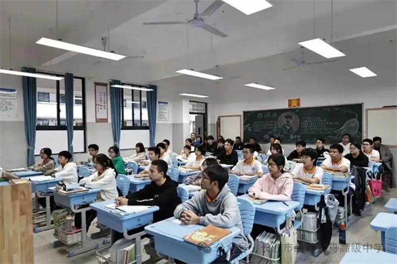 金秋方舟中学复读报名需要准备什么材料